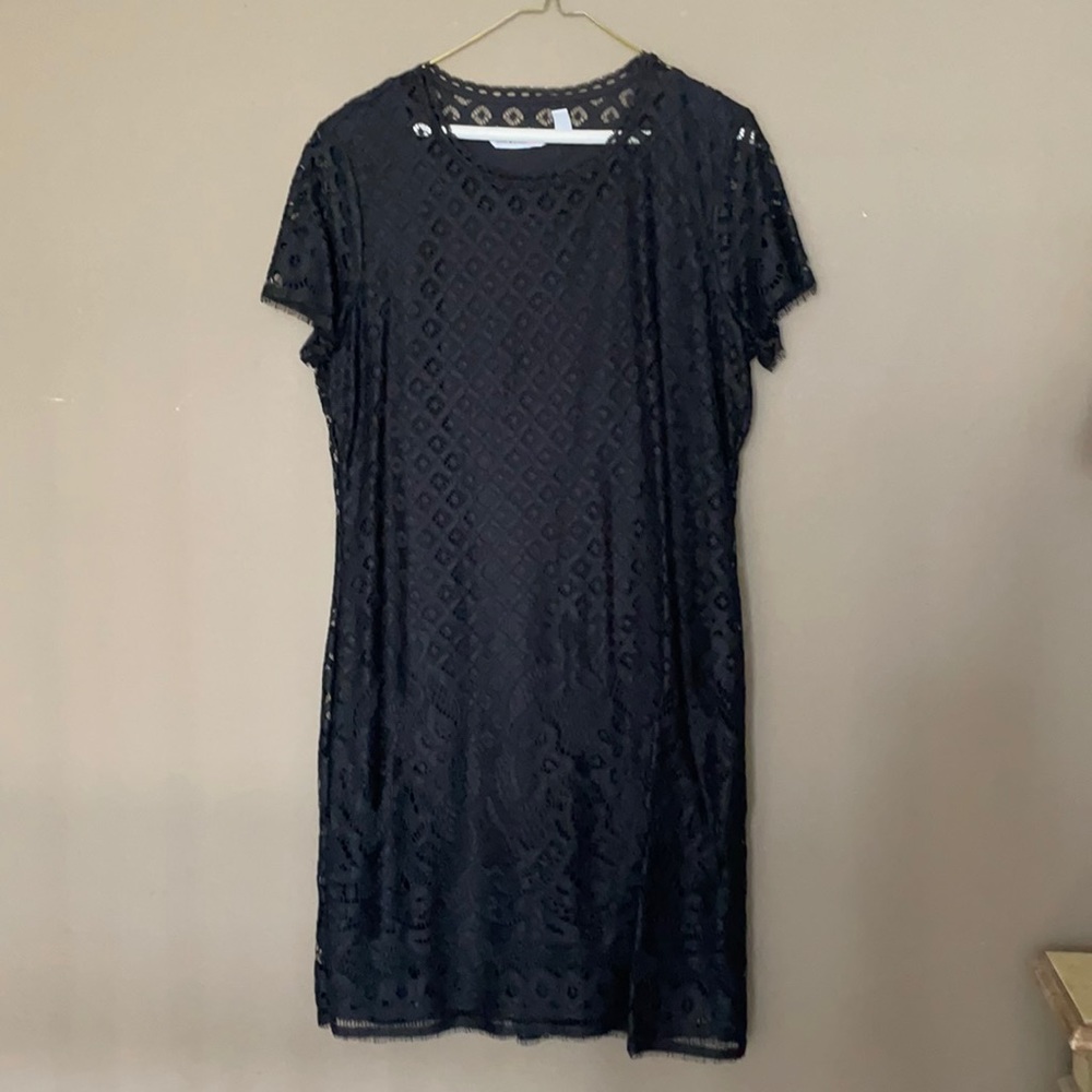 Black dress with lace overlay - Picture 1 of 1